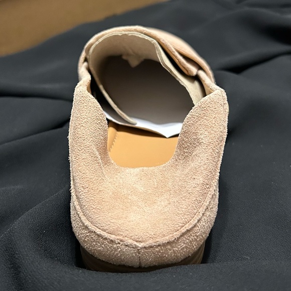 UGG Collapsible Janaya Suede Loafer - Picture 6 of 9